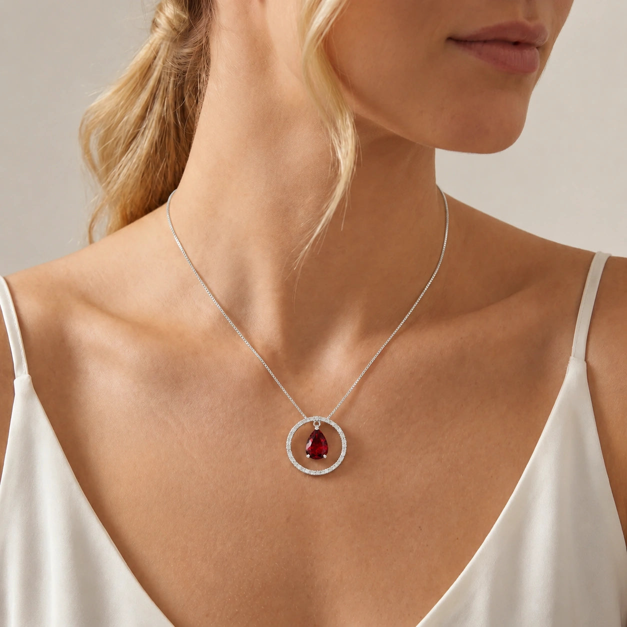 White Gold Garnet & Diamond — Arnalda