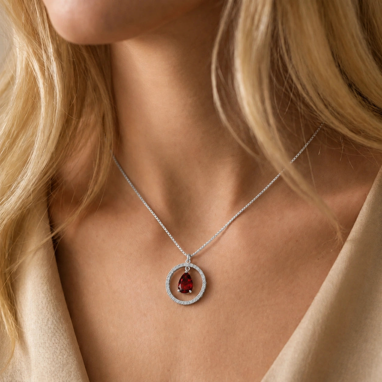 White Gold Garnet & Diamond — Arnalda