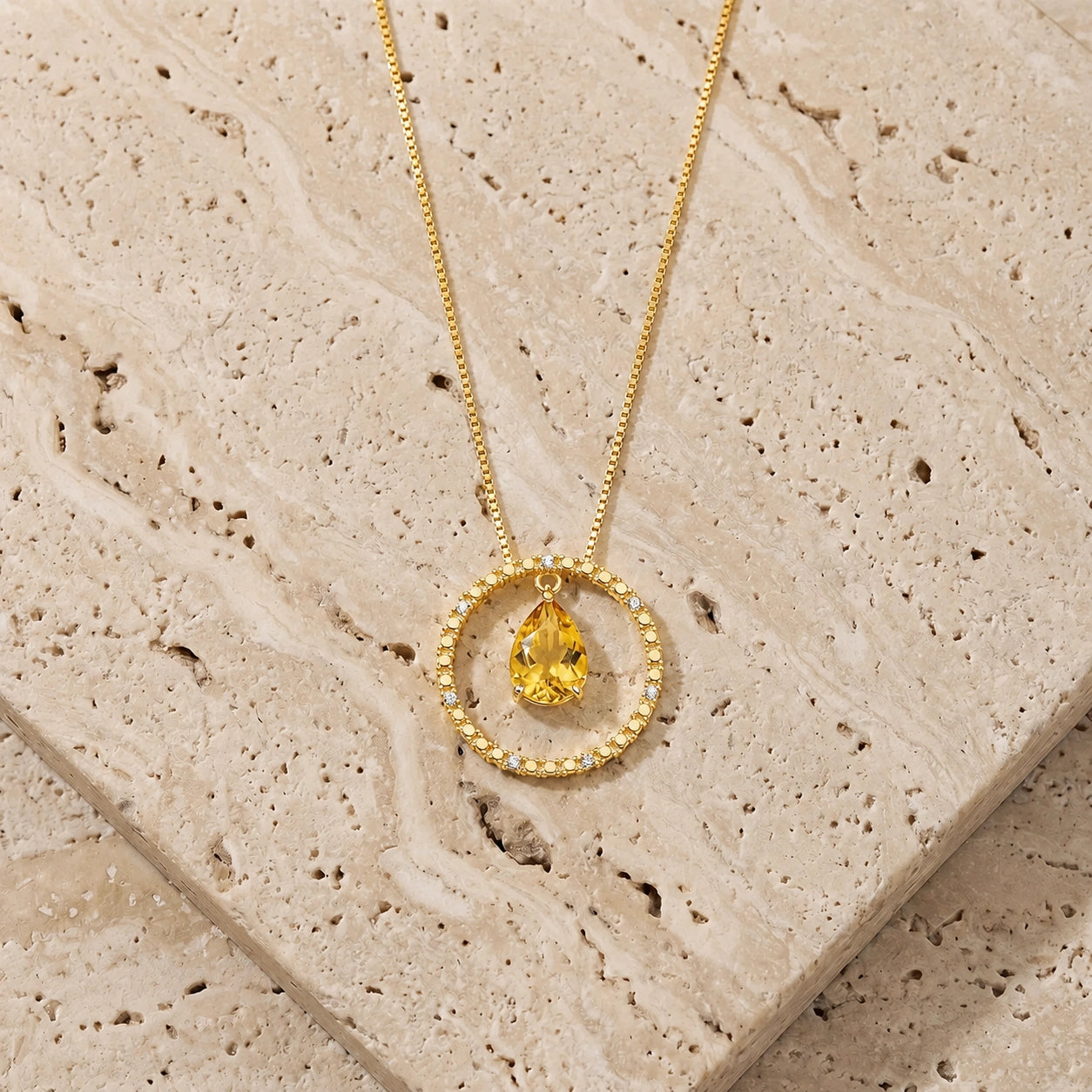Yellow Gold Garnet & Diamond — Arnalda