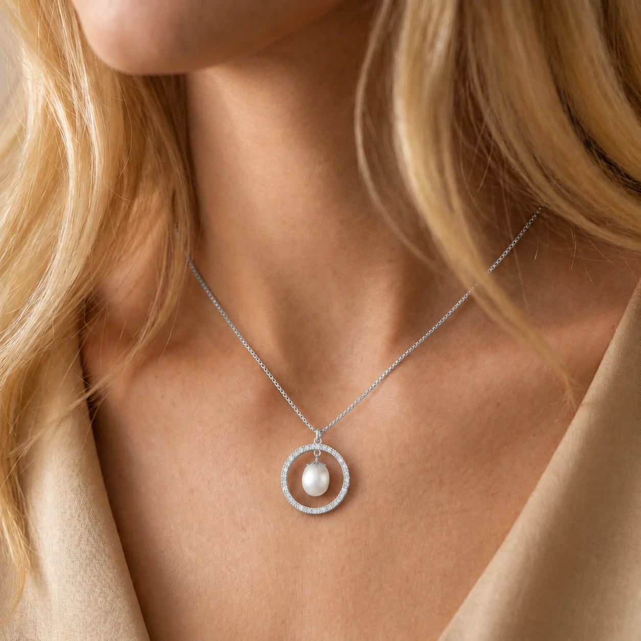 White Gold Pearl & Diamond — Arnalda