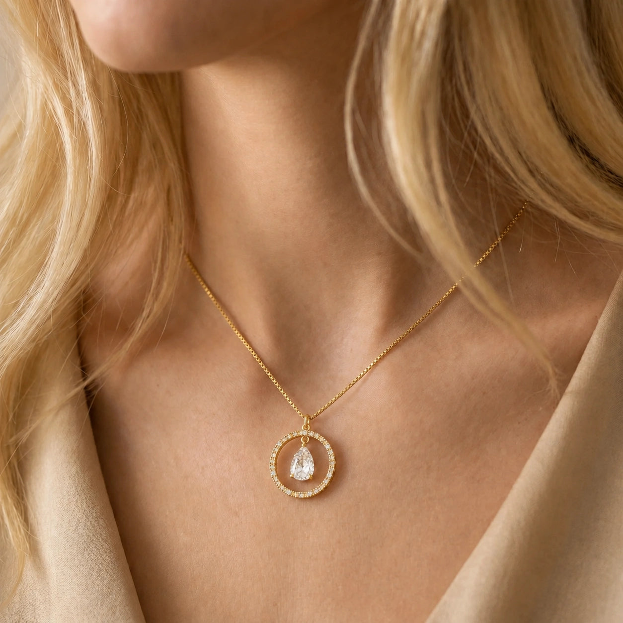 Yellow Gold White Topaz & Diamond — Arnalda