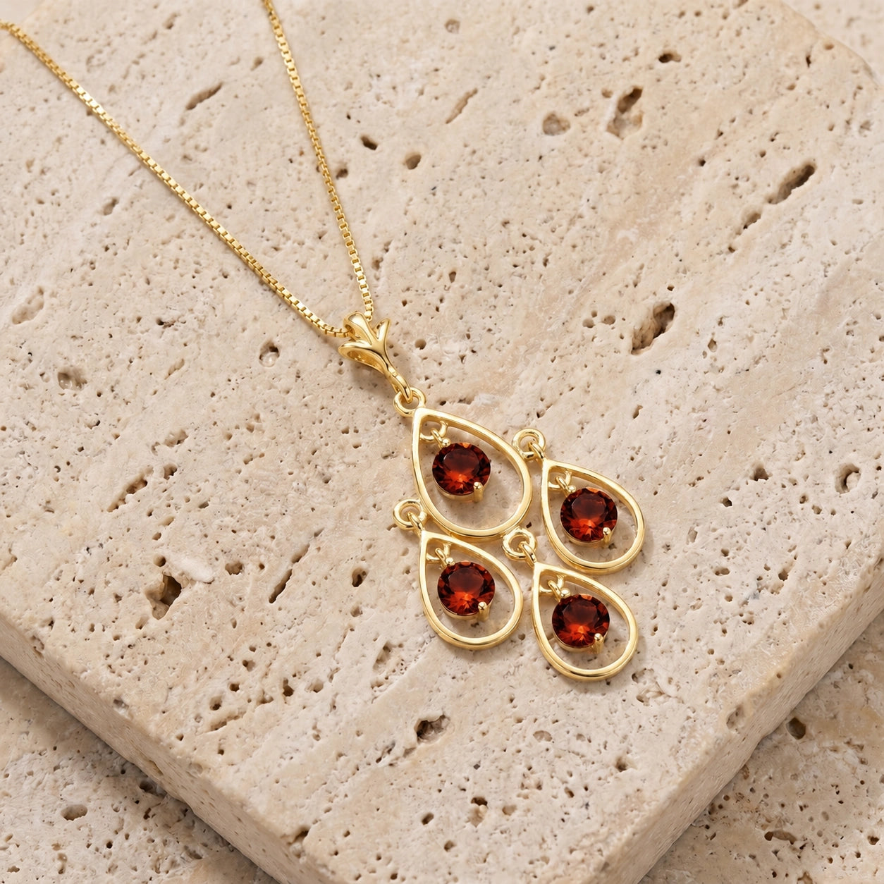 Yellow Gold Vintage Necklace Garnet 10K — Elisabetta