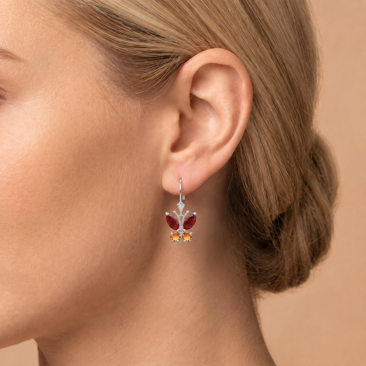 White Gold Aura Earrings Garnet 10K — Luciana