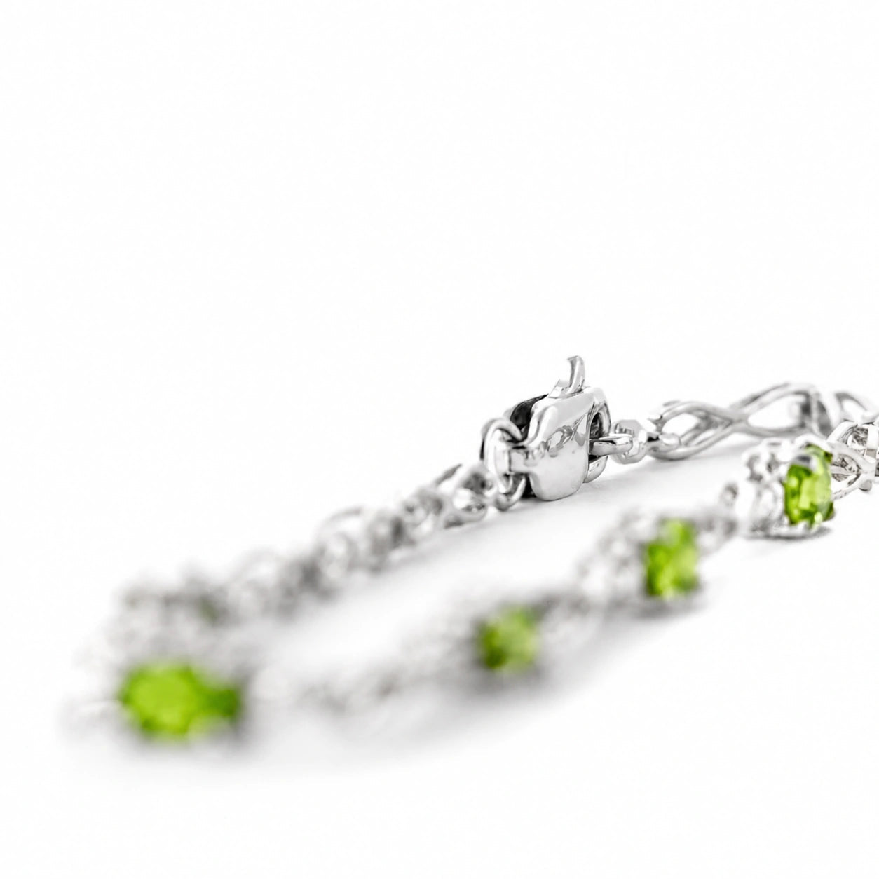 White Gold Diamond & Peridot — Mariagreta