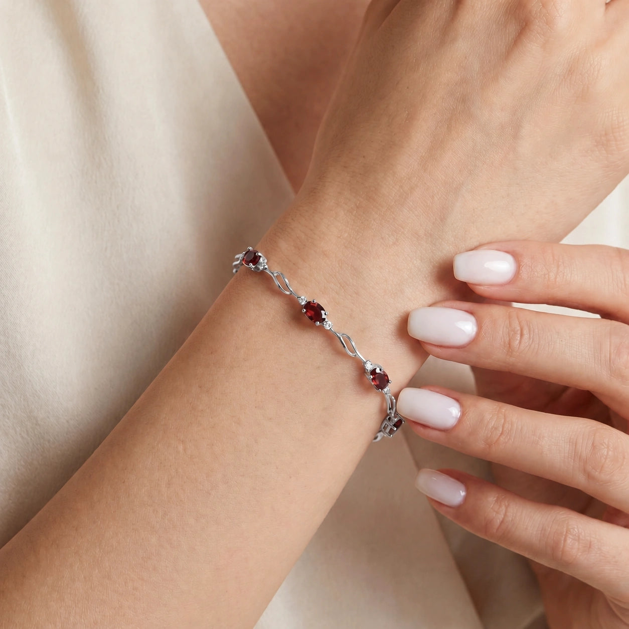 White Gold Diamond & Garnet — Mariaida
