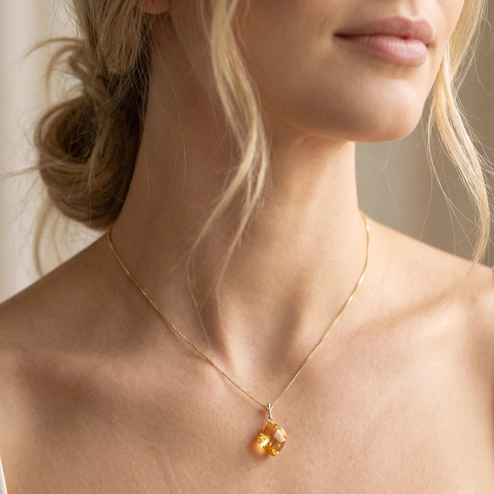 Yellow Gold Pendant Necklace Green Amethyst 10K — Malvina