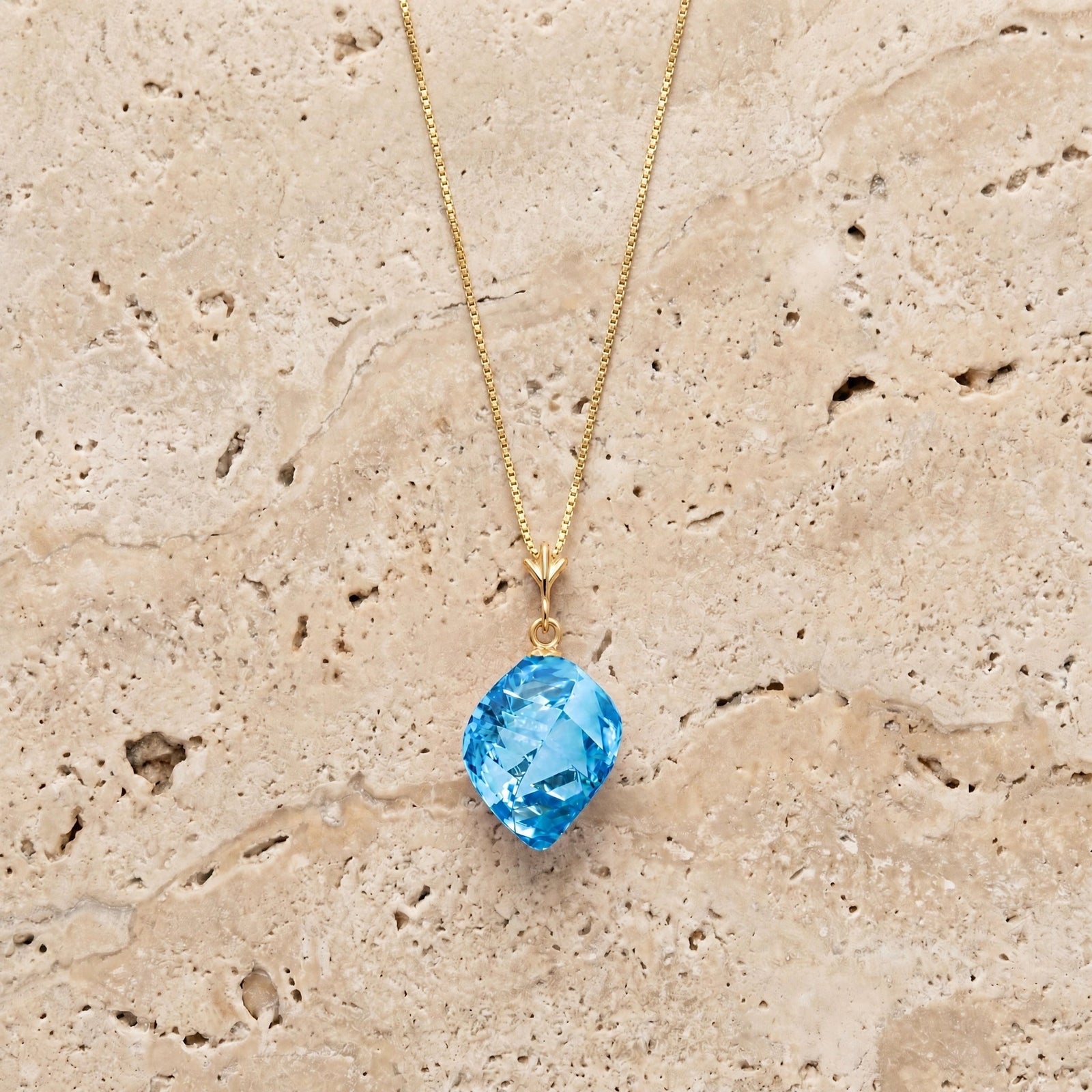 Yellow Gold Pendant Necklace White Topaz 10K — Malvina