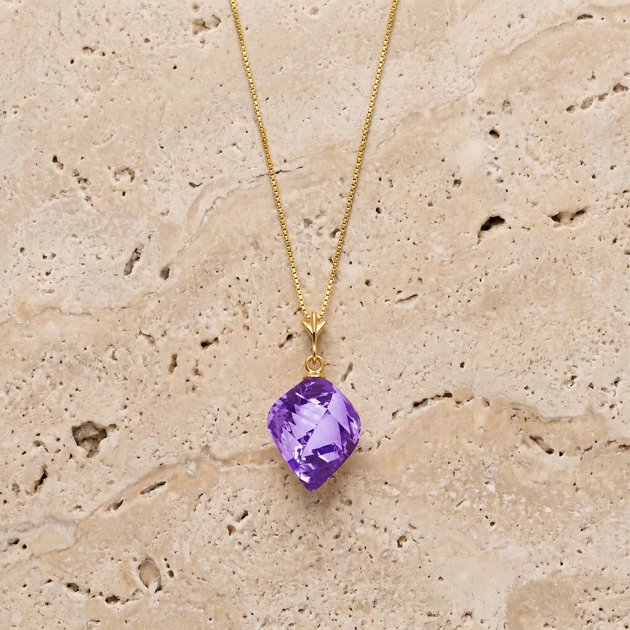 Yellow Gold Pendant Necklace White Topaz 10K — Malvina