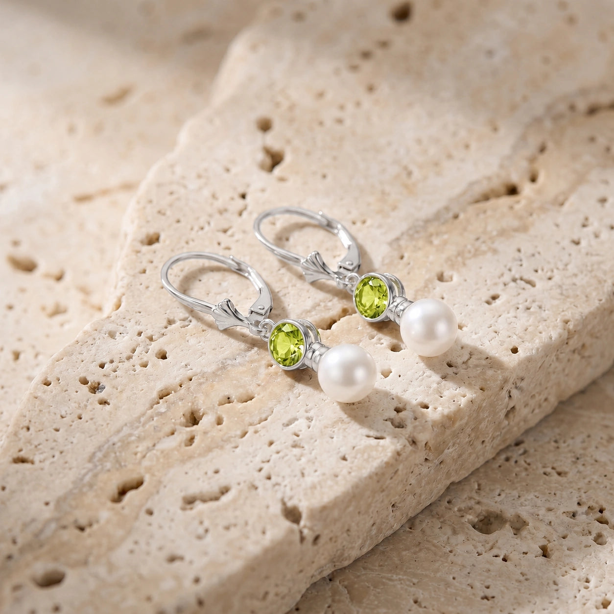White Gold Aura Earrings Peridot 10K — Alma