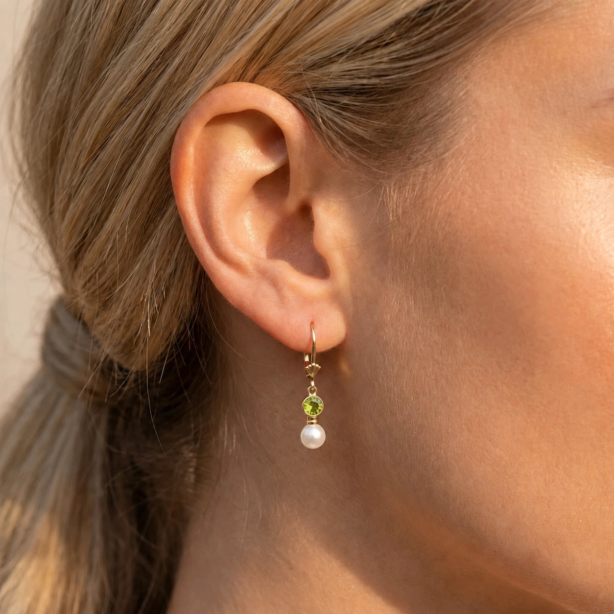 Yellow Gold Aura Earrings Peridot 10K — Alma