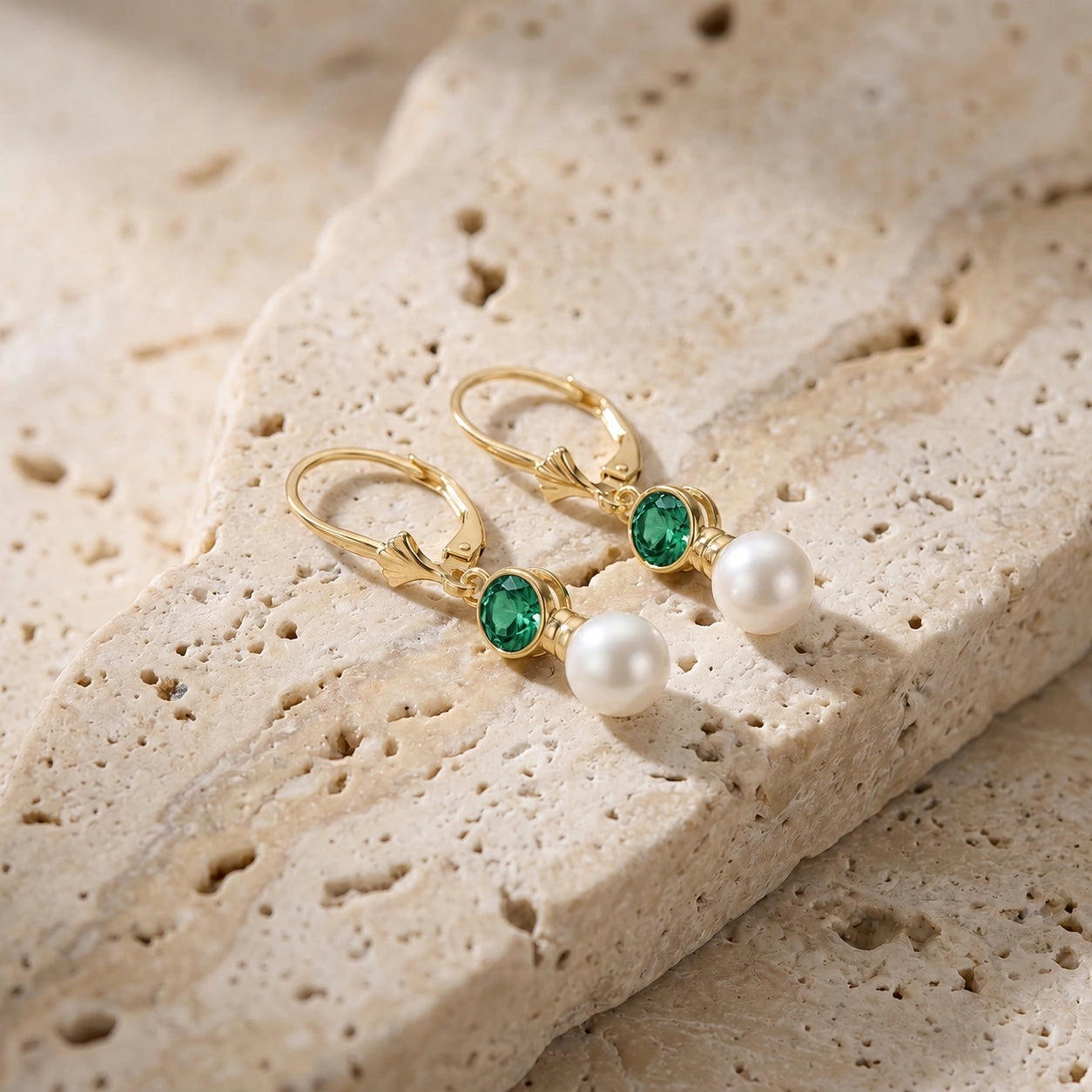 Yellow Gold Aura Earrings Emerald 10K — Alma