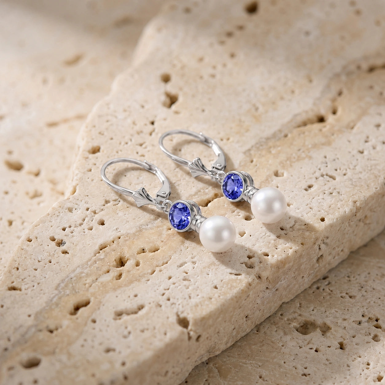 White Gold Aura Earrings Tanzanite 10K — Alma