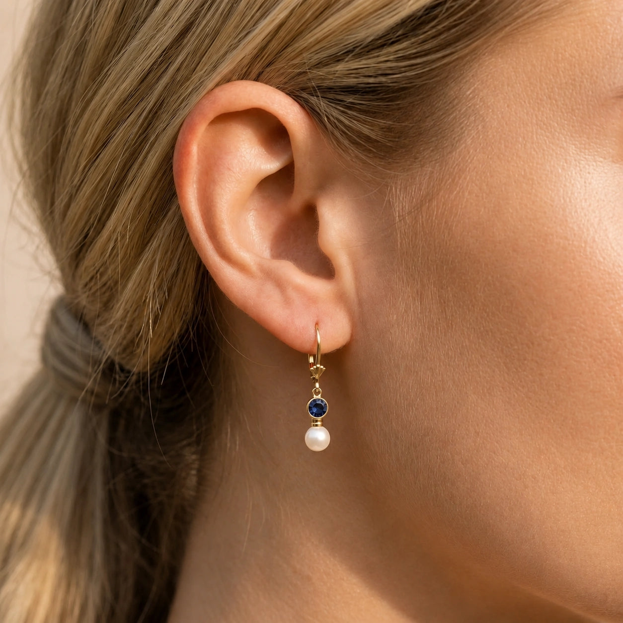 Yellow Gold Aura Earrings Sapphire 10K — Alma
