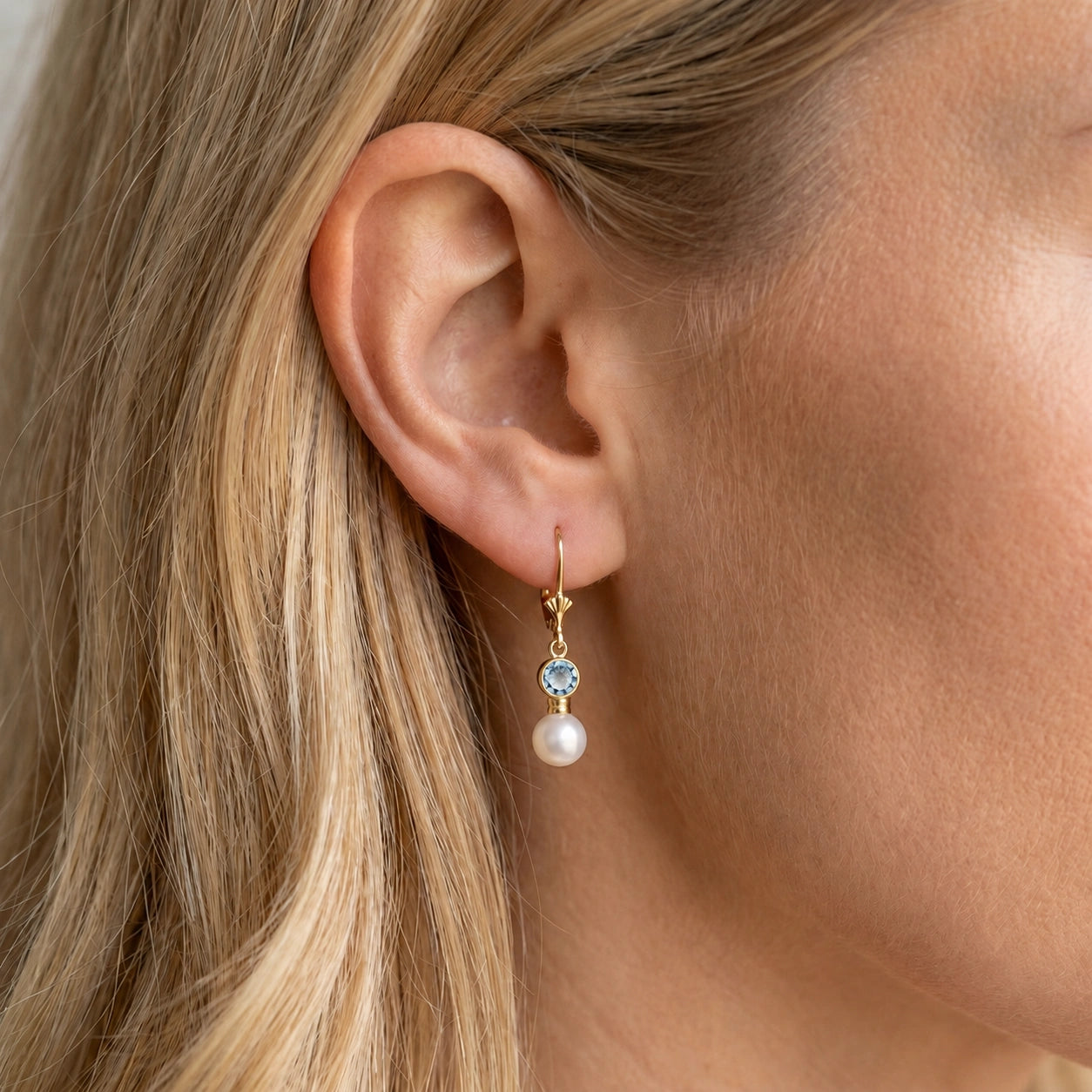 Yellow Gold Aura Earrings Aquamarine 10K — Alma