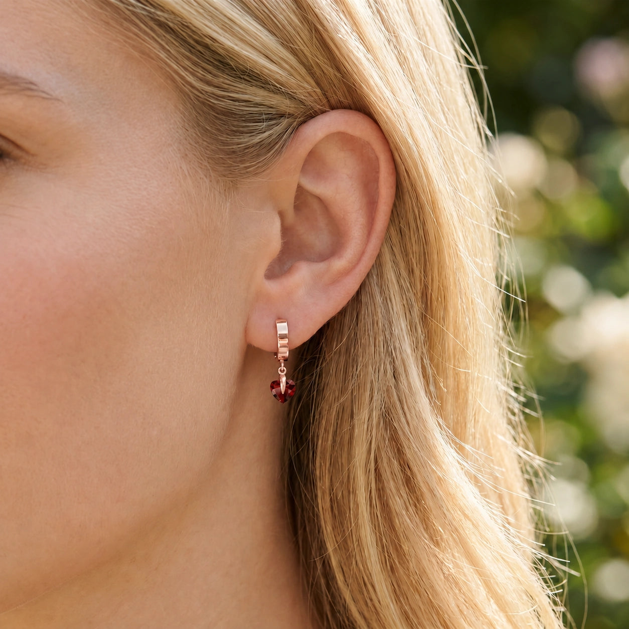 Rose Gold Bloom Earrings Garnet 10K — Enrica