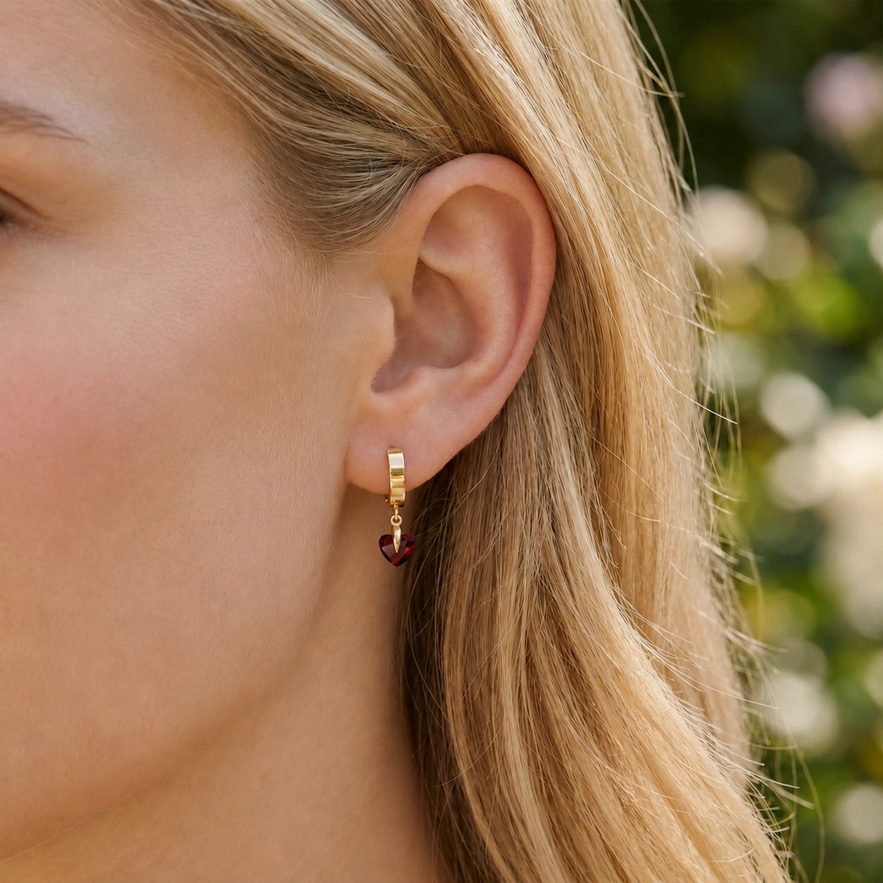 Yellow Gold Bloom Earrings Garnet 10K — Enrica