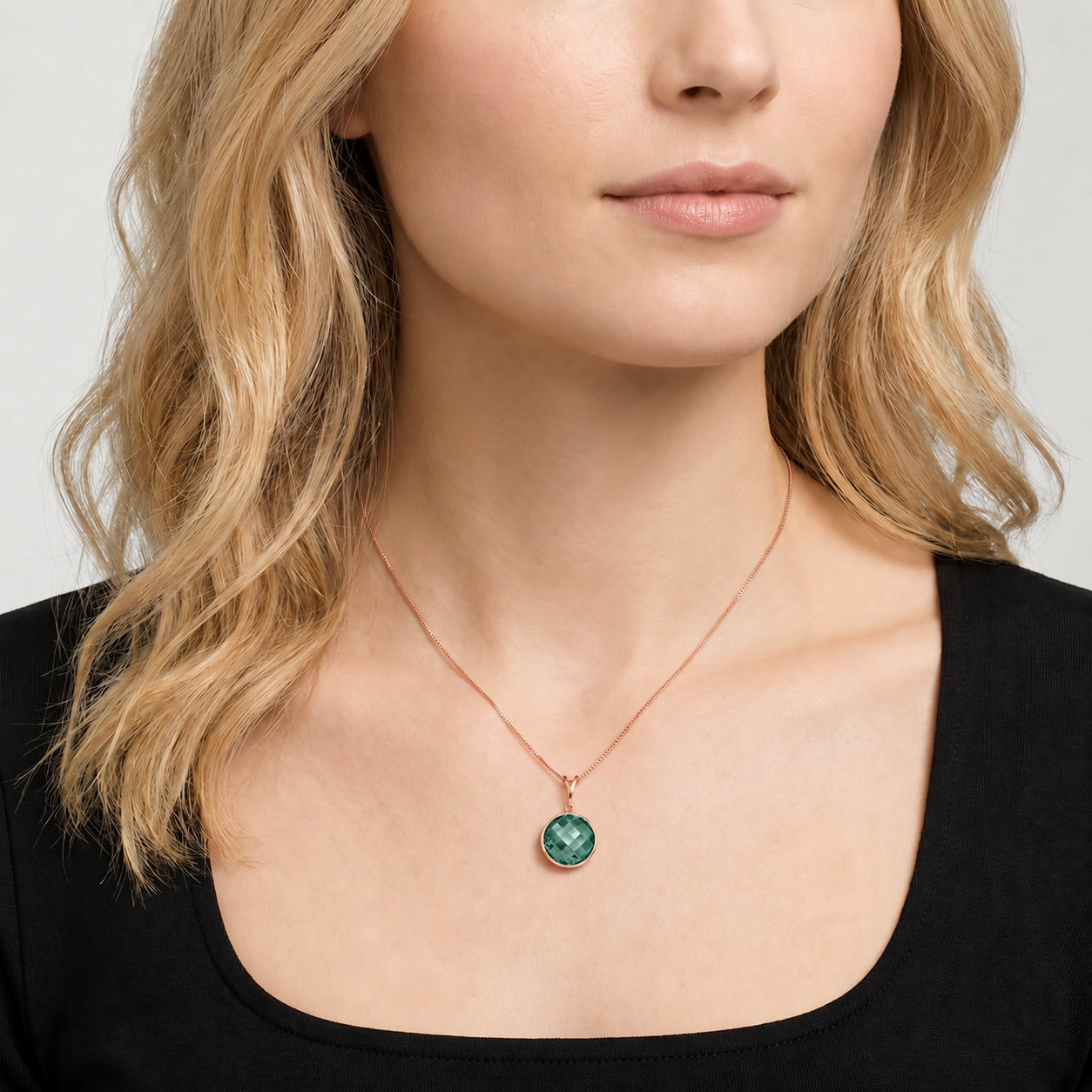 Rose Gold Pendant Necklace Emerald 10K — Cherubina