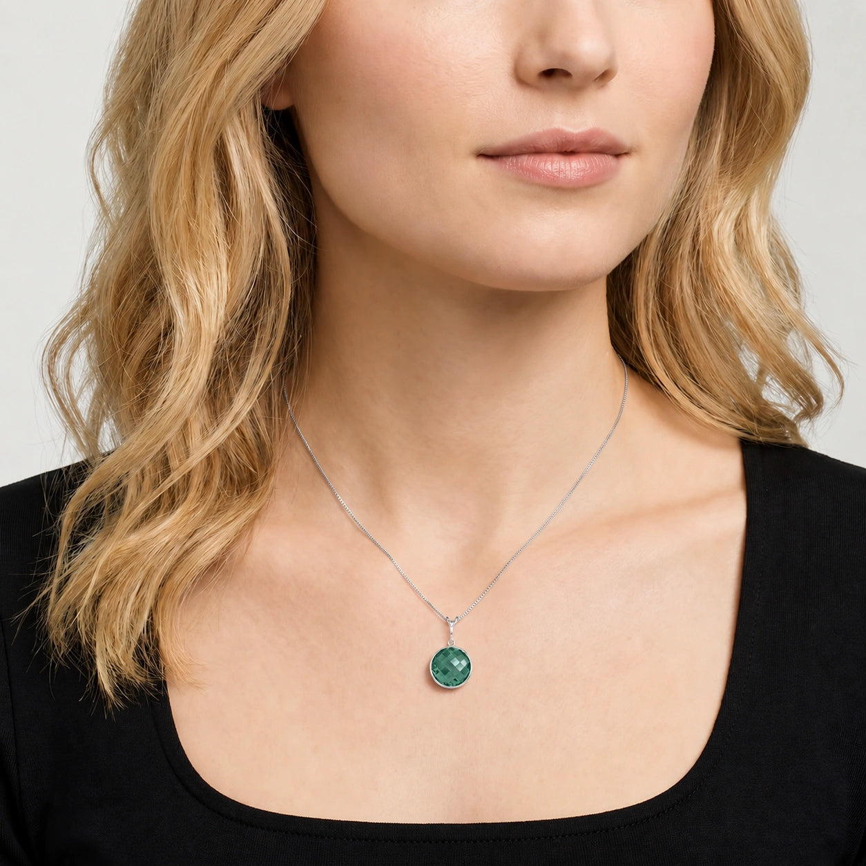 White Gold Pendant Necklace Emerald 10K — Cherubina