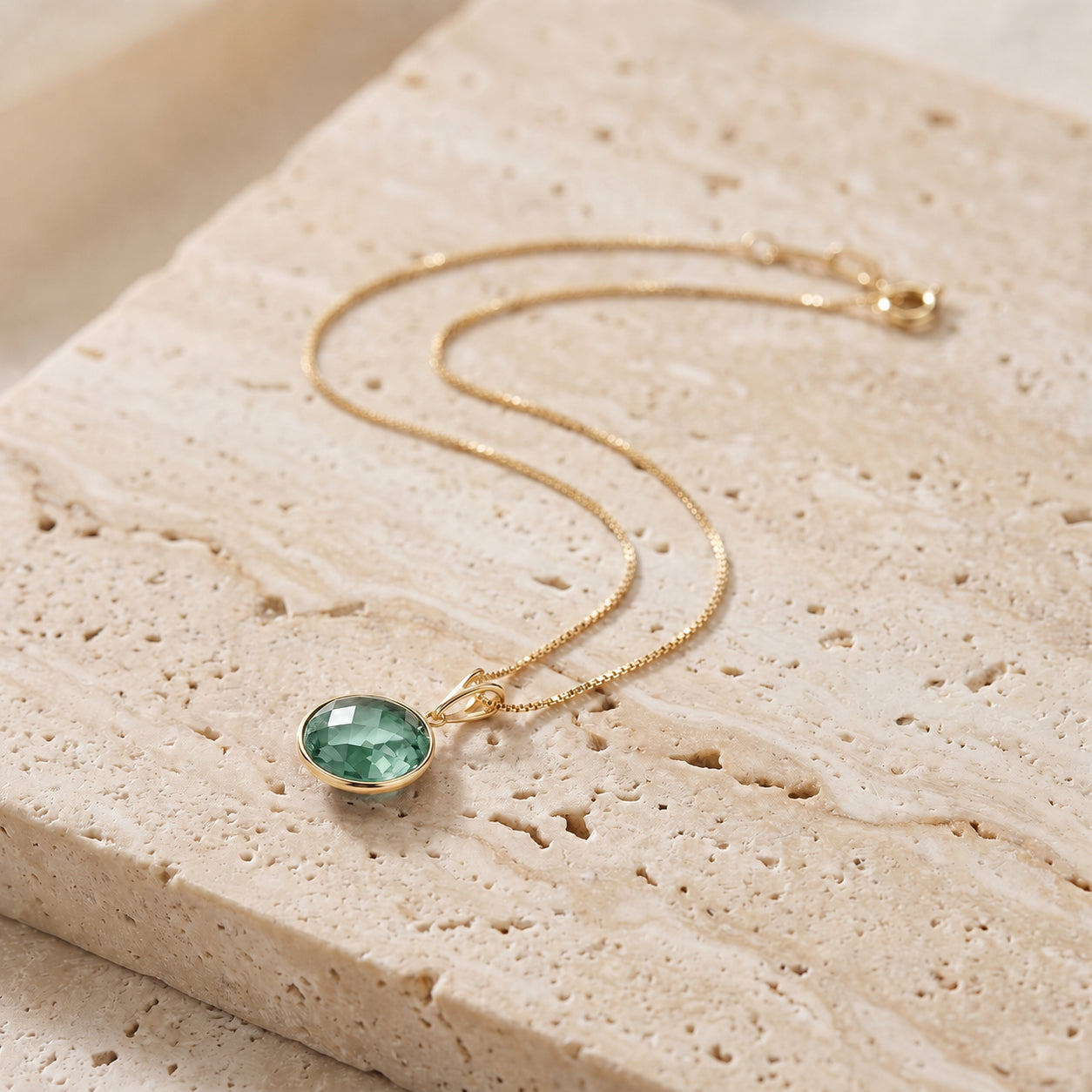 Yellow Gold Pendant Necklace Emerald 10K — Cherubina