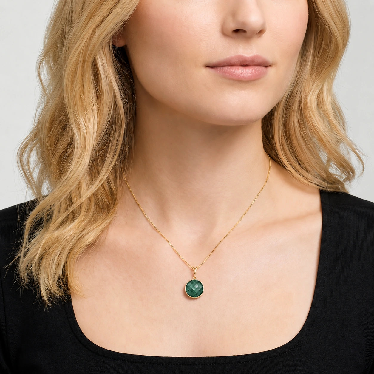 Yellow Gold Pendant Necklace Emerald 10K — Cherubina