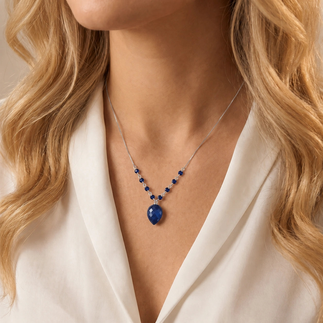 White Gold Pendant Necklace Sapphire 10K — Aurora