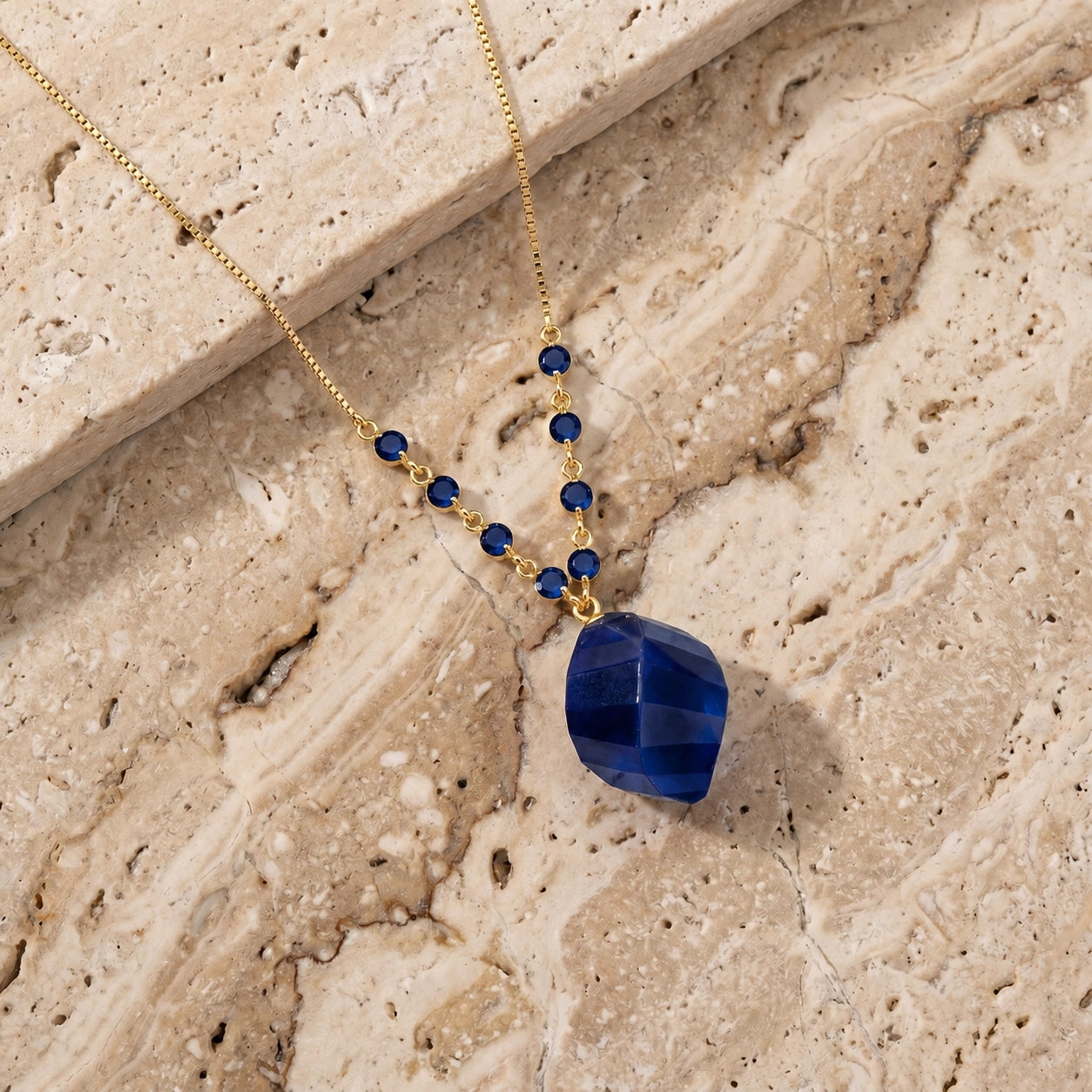 Yellow Gold Reverie Pendant Necklace Sapphire 10K — Novella