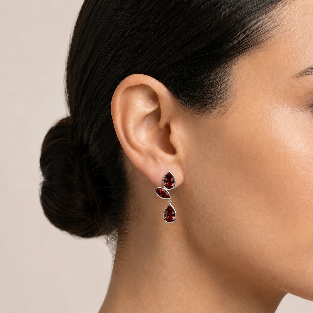White Gold Garnet — Ermellina
