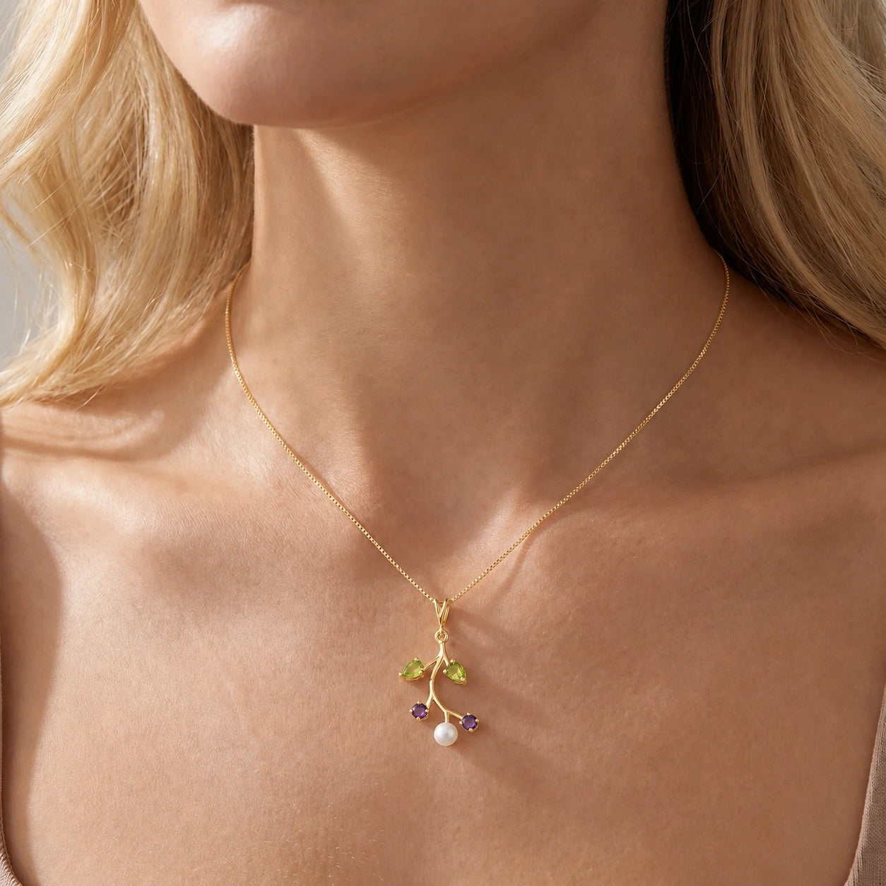 Yellow Gold Necklace Blue Topaz 10K — Nadia