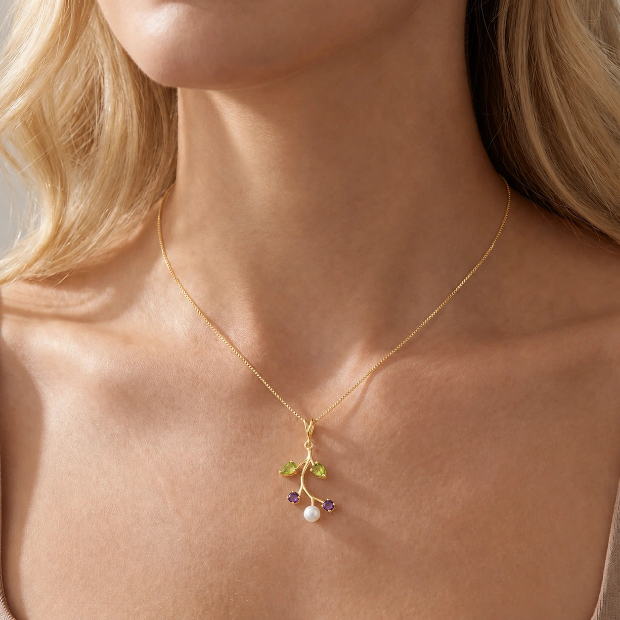 Yellow Gold Necklace Blue Topaz 10K — Nadia