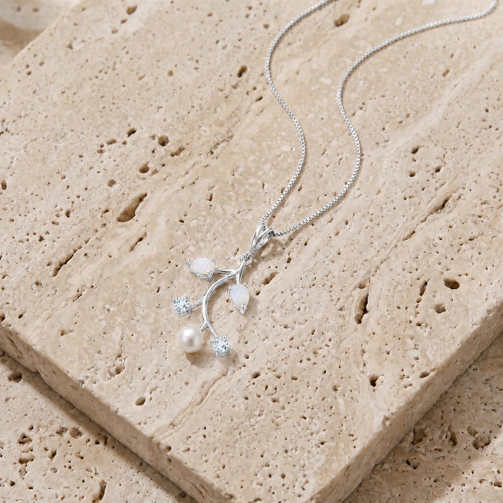 White Gold Necklace Peridot 10K — Nadia