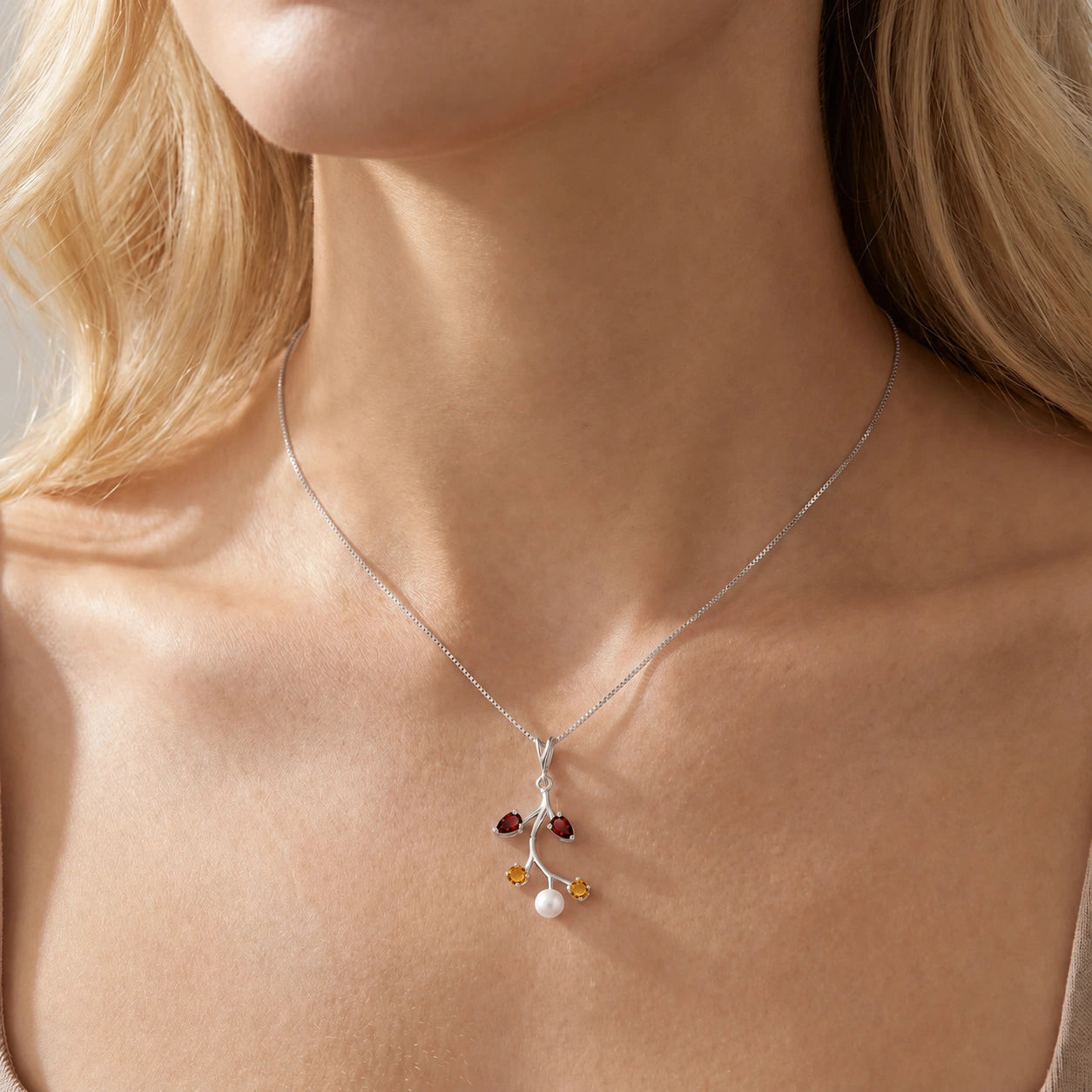 White Gold Necklace Peridot 10K — Nadia