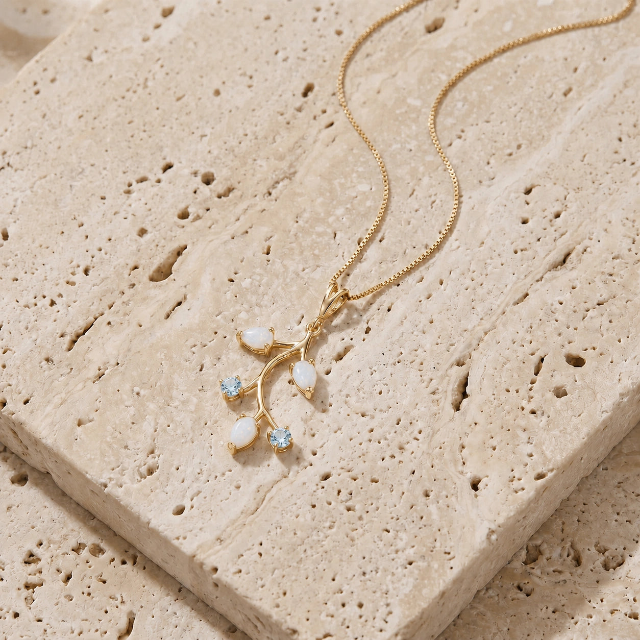 Yellow Gold Necklace Peridot 10K — Nadia