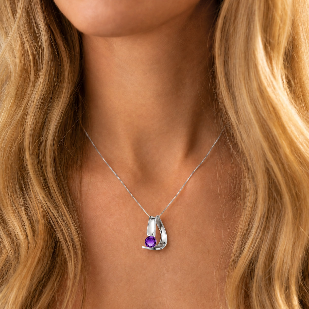 White Gold Aura Pendant Necklace Ruby 10K — Gioia