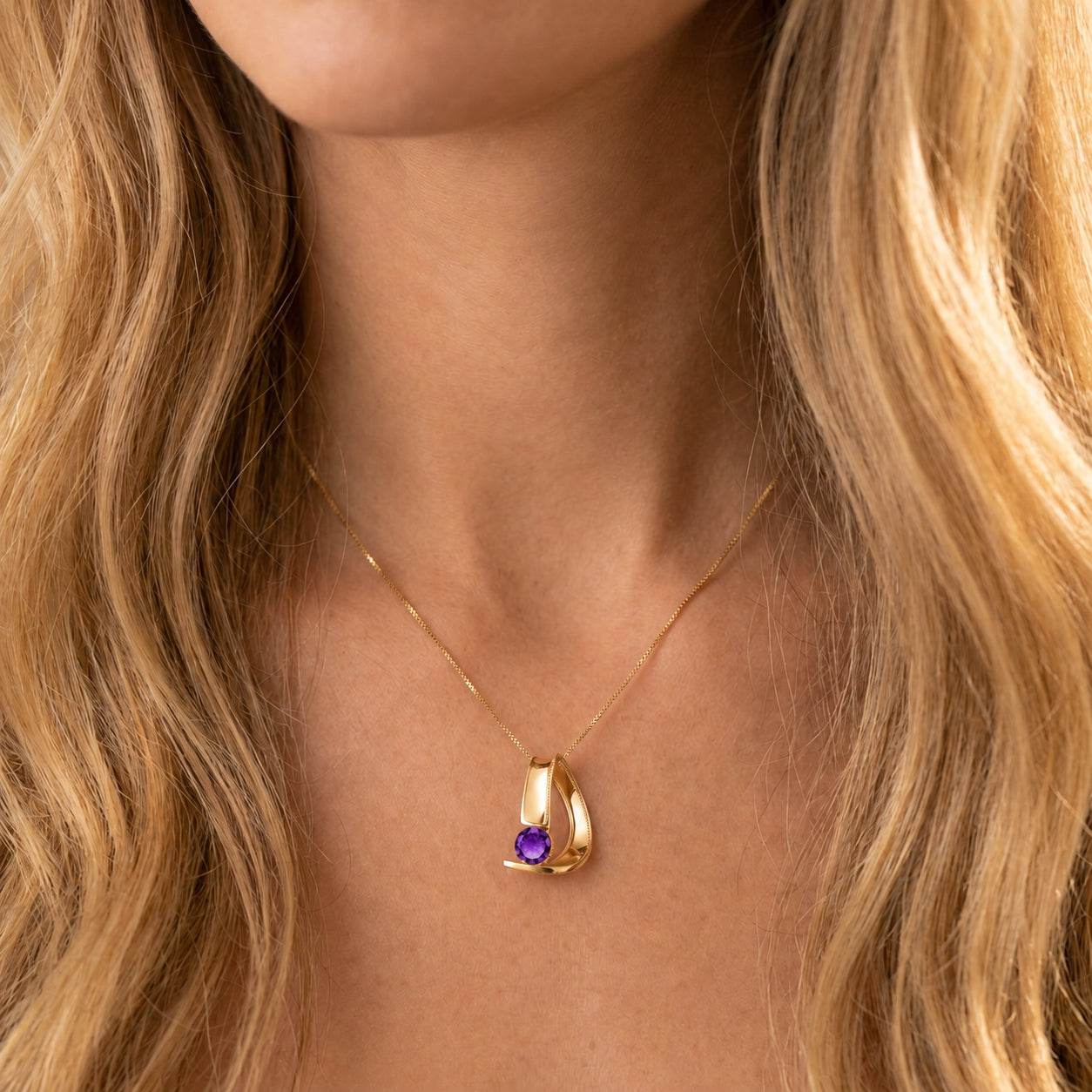 Yellow Gold Aura Pendant Necklace Ruby 10K — Gioia