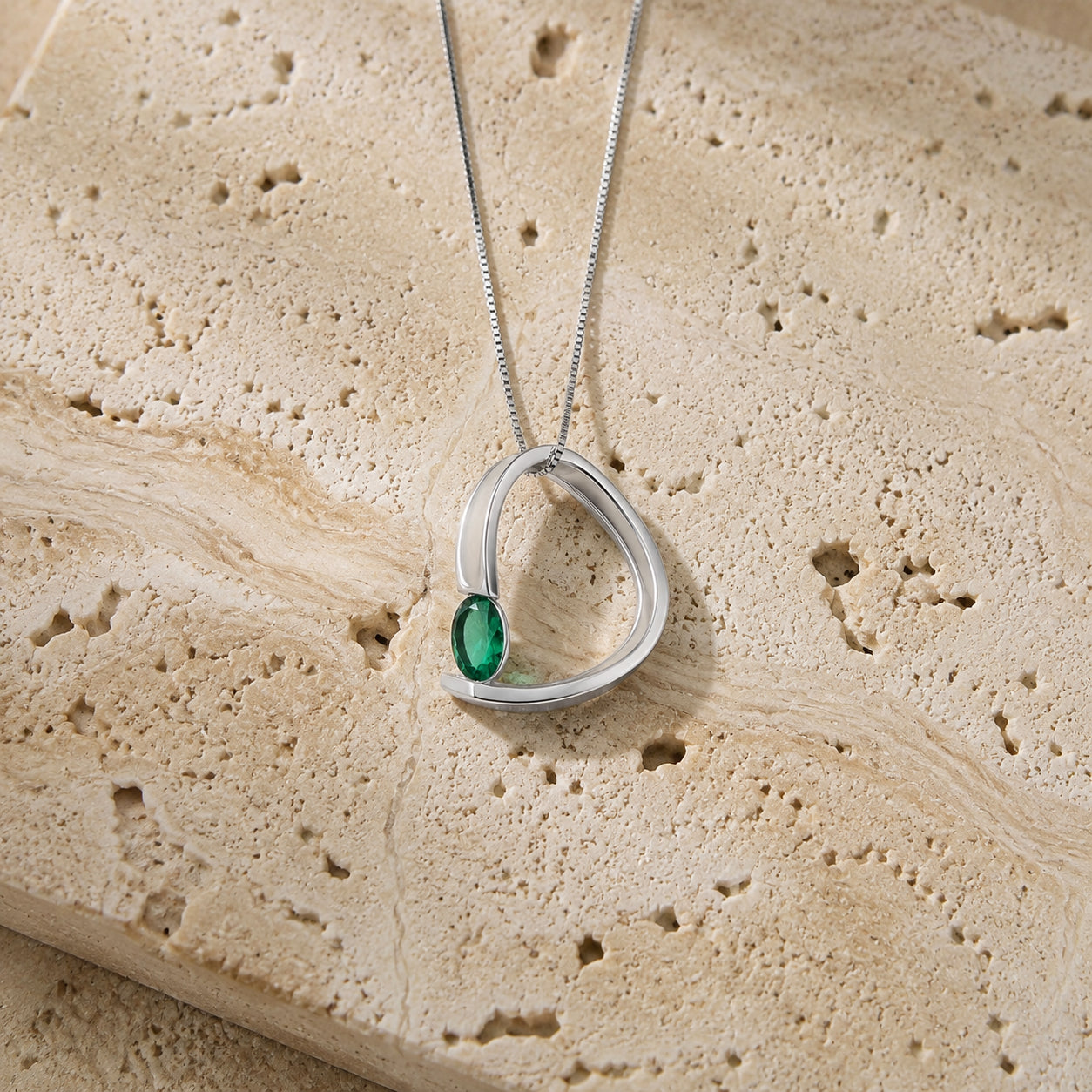 White Gold Aura Pendant Necklace Sapphire 10K — Gioia