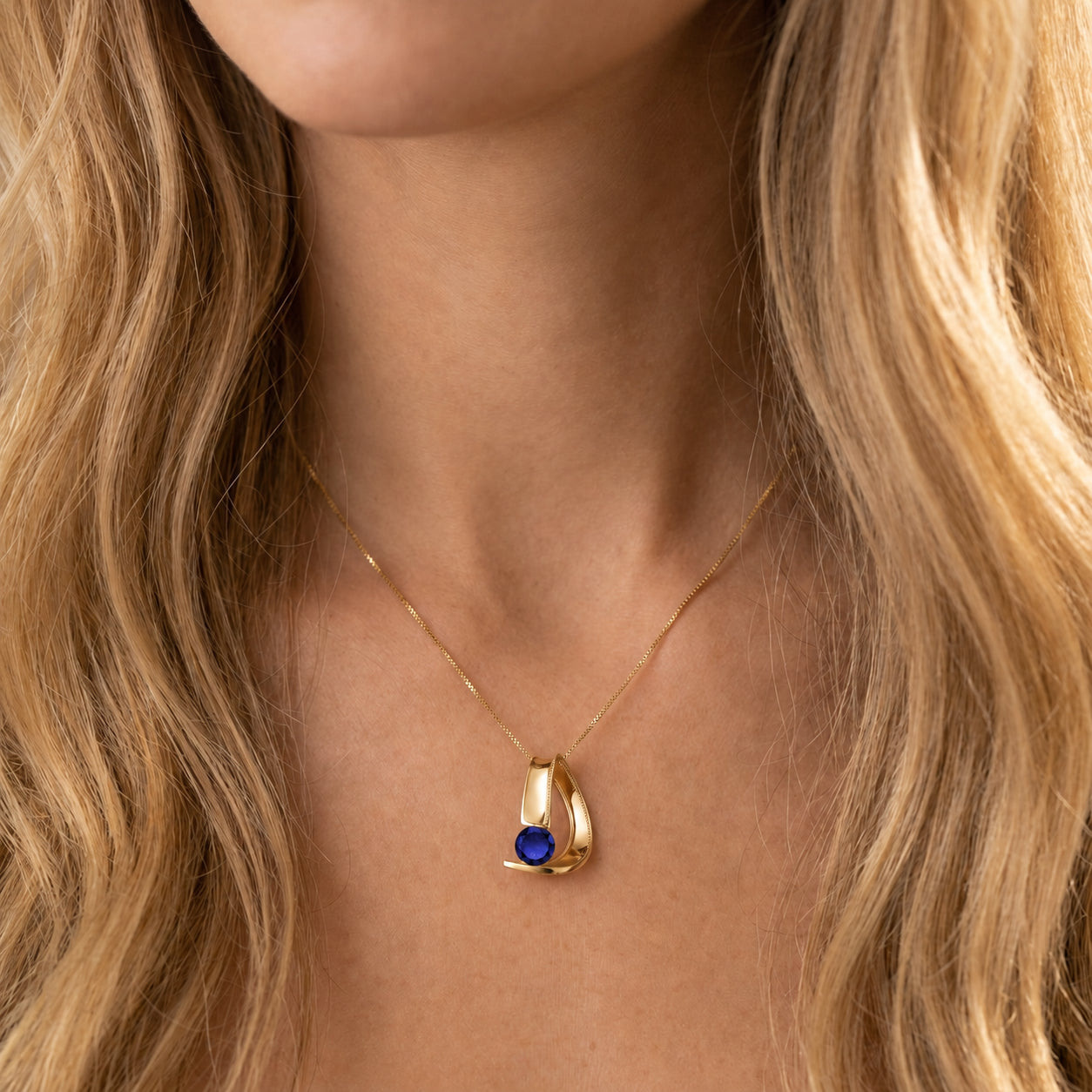 Yellow Gold Aura Pendant Necklace Pink Topaz 10K — Gioia