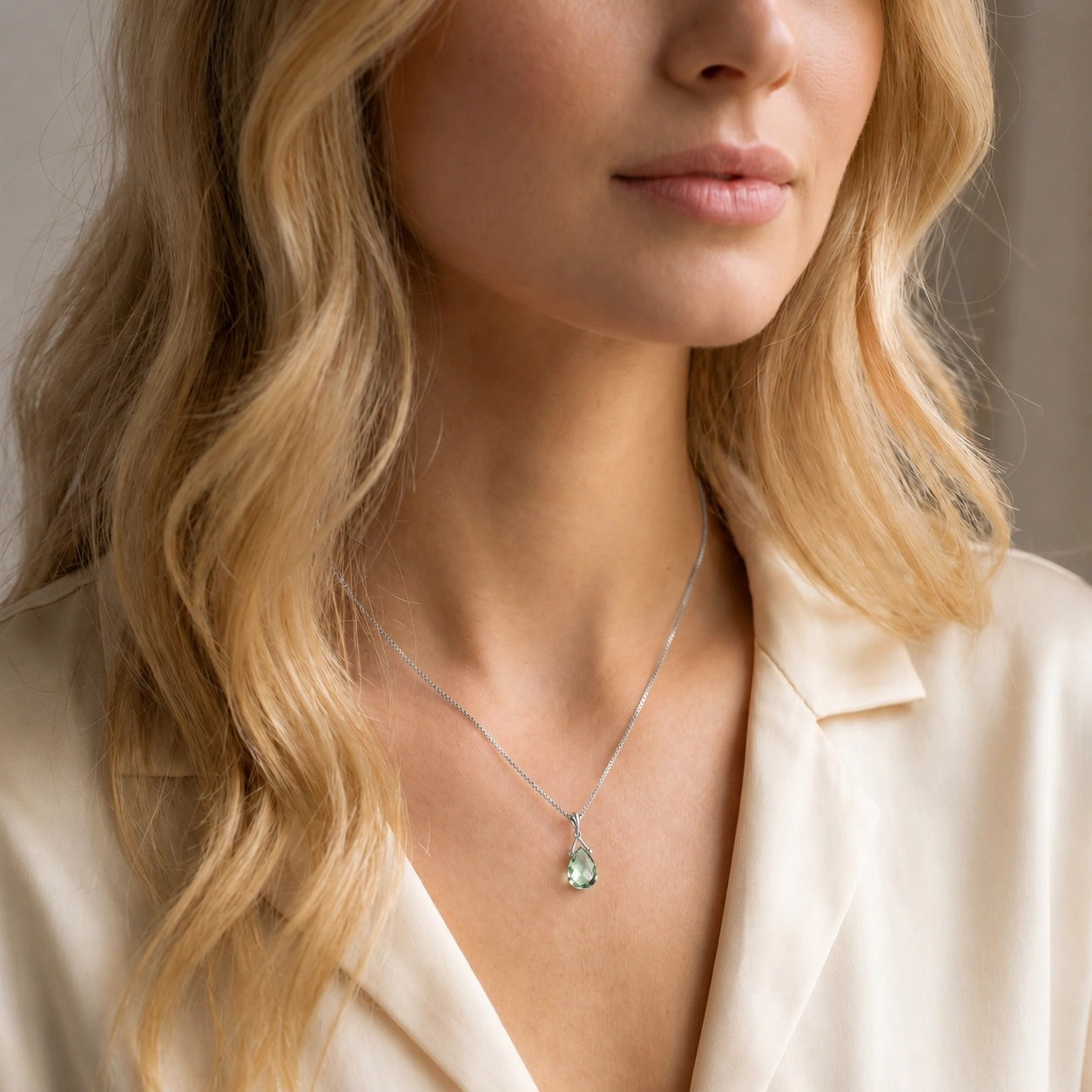 White Gold Rose Necklace Green Amethyst 10K — Giovanna