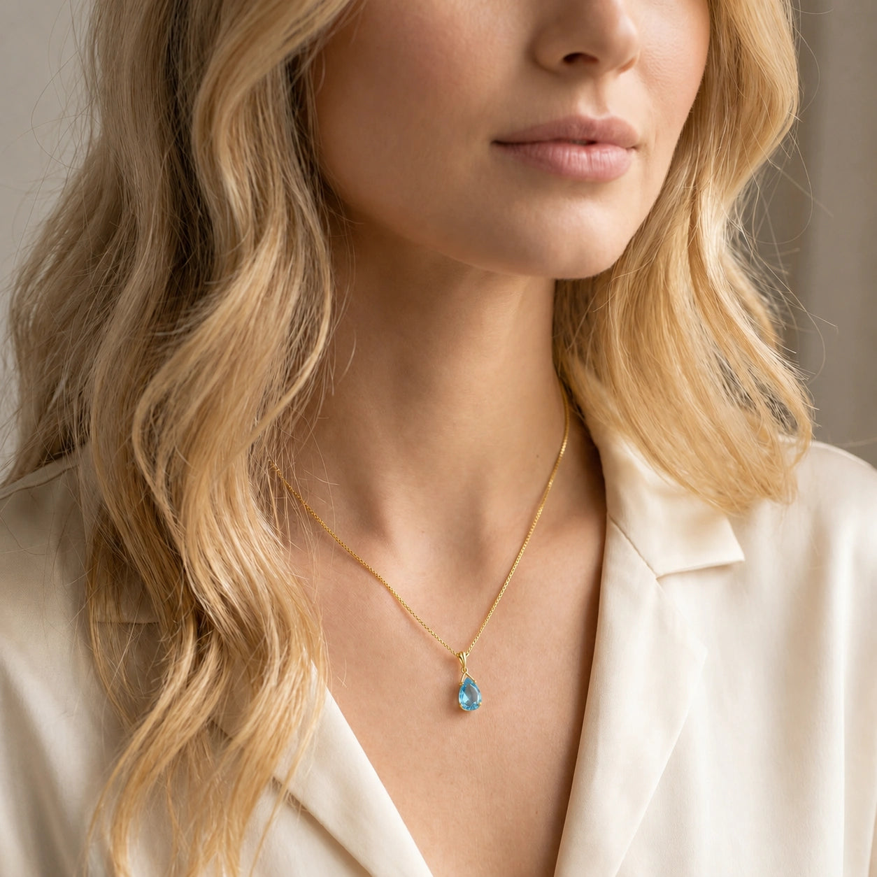 Yellow Gold Rose Necklace Blue Topaz 10K — Giovanna
