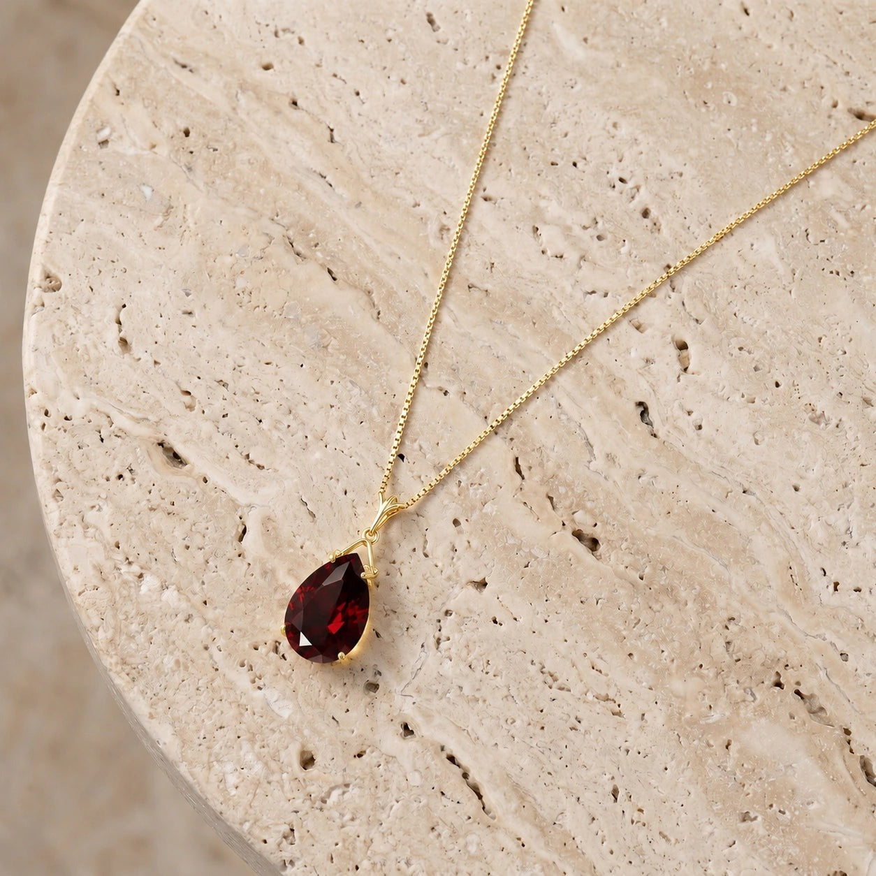 Yellow Gold Rose Necklace Garnet 10K — Giovanna