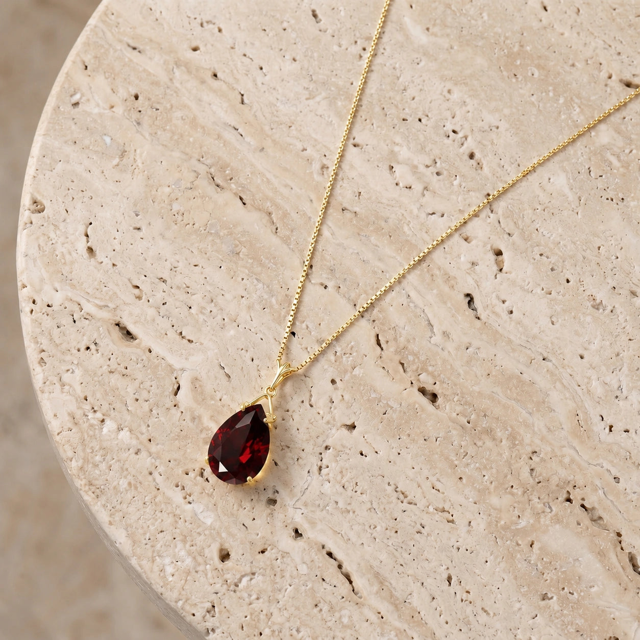 Yellow Gold Rose Necklace Garnet 10K — Giovanna