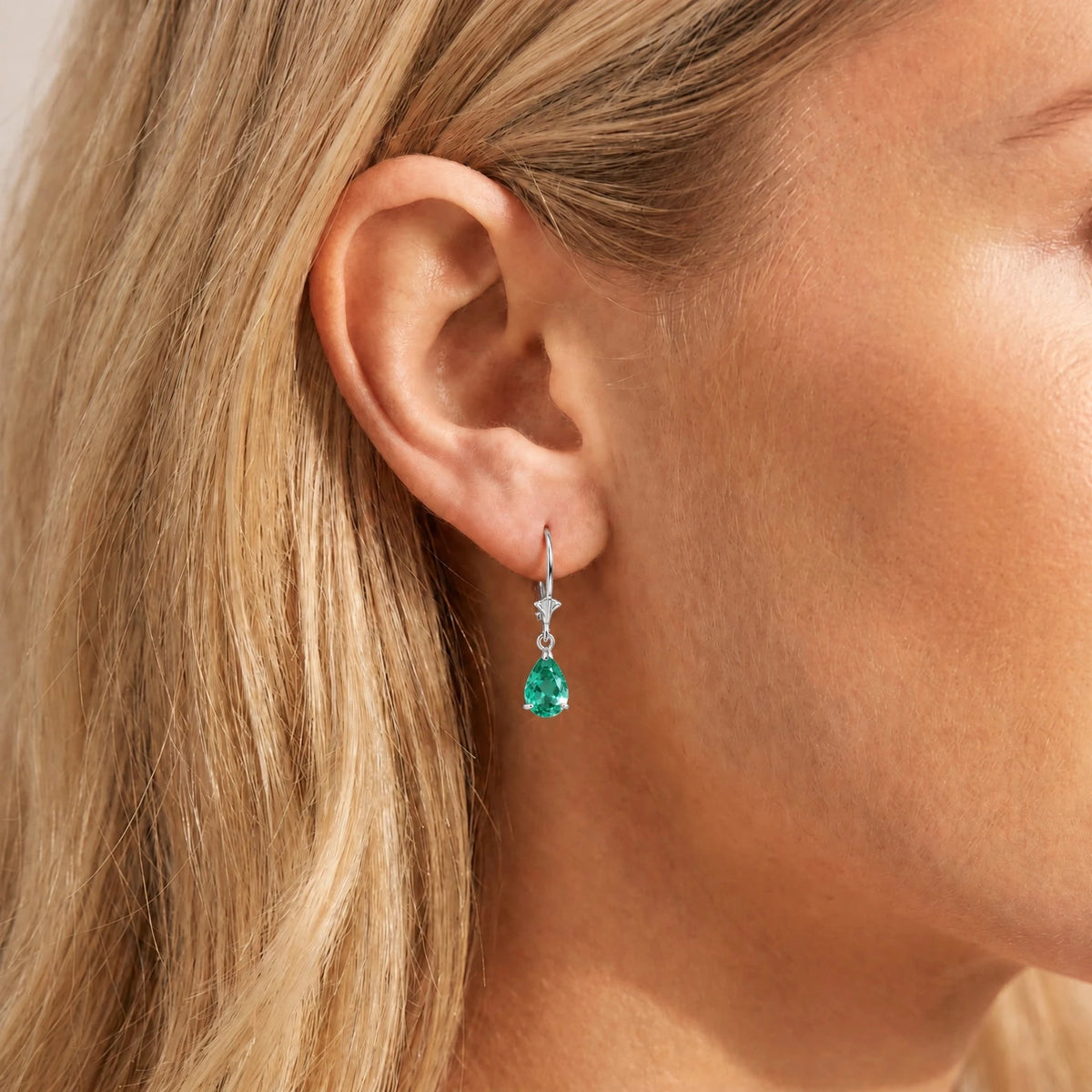 White Gold Eugenia Bloom Earrings Emerald — alternate product view