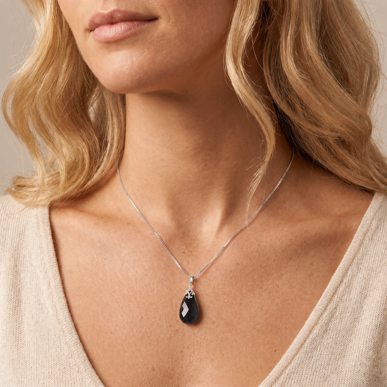 White Gold Black Onyx — Euridice
