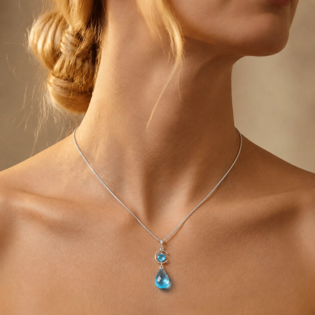 White Gold Blue Topaz — Ferdinanda