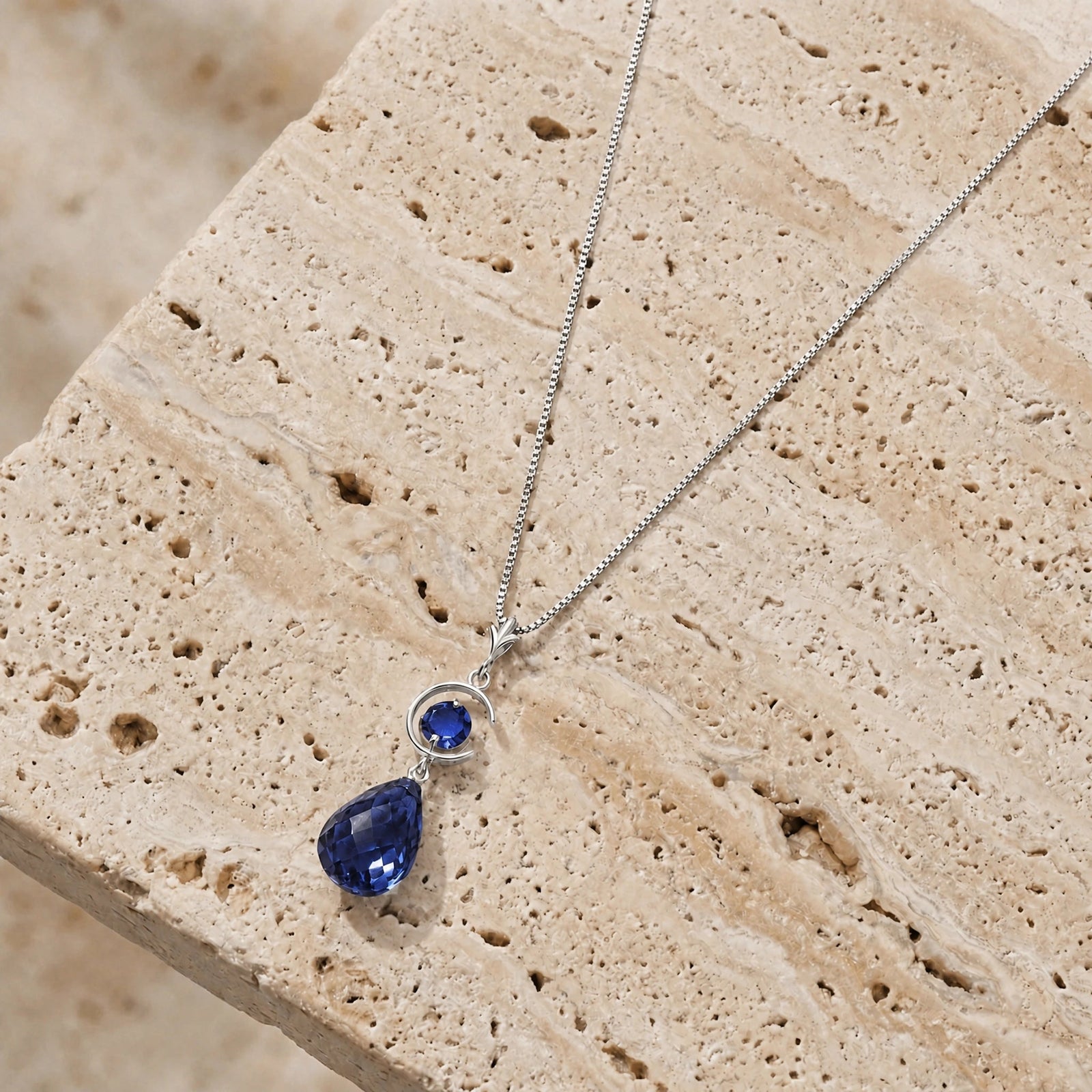 White Gold Sapphire — Ferdinanda