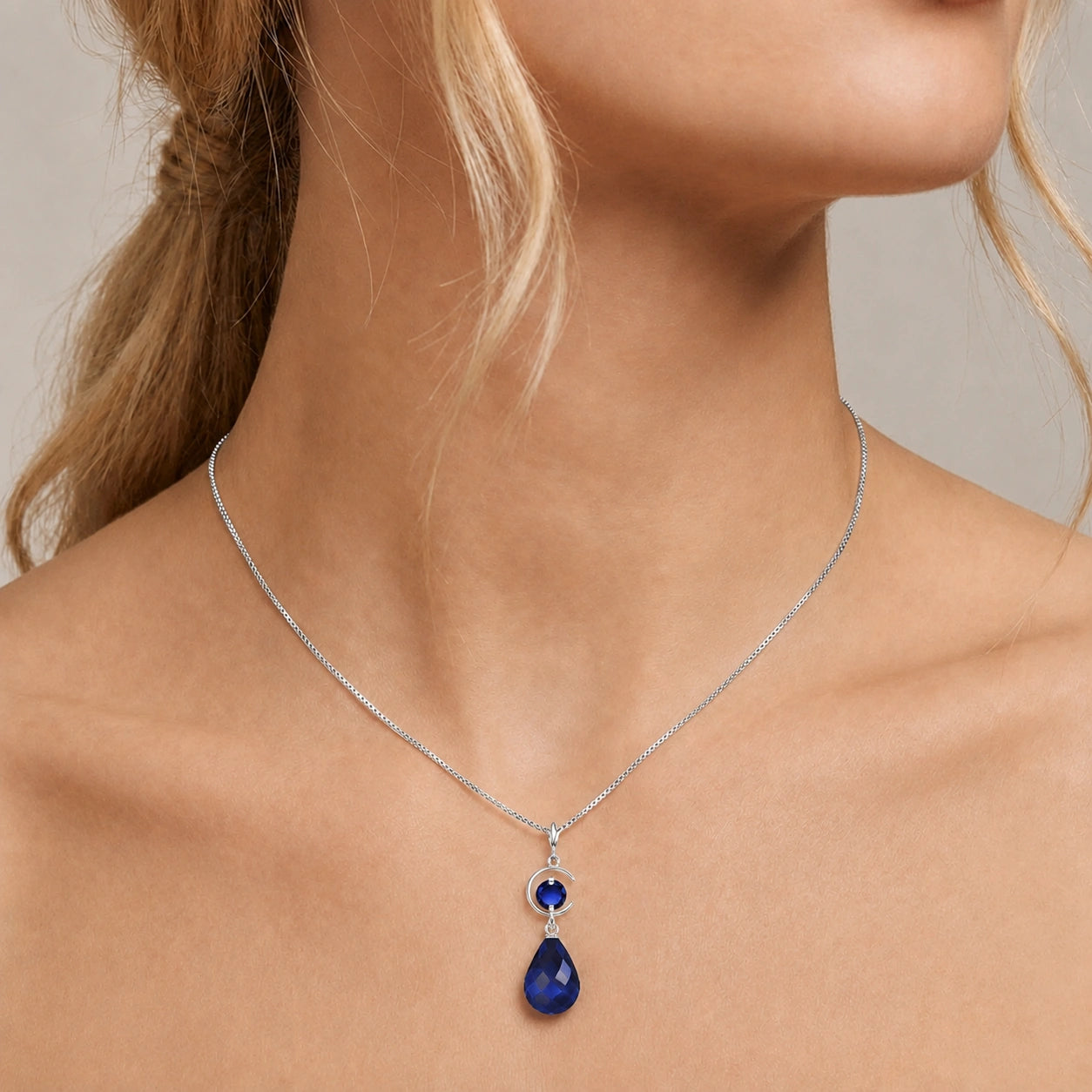 White Gold Sapphire — Ferdinanda