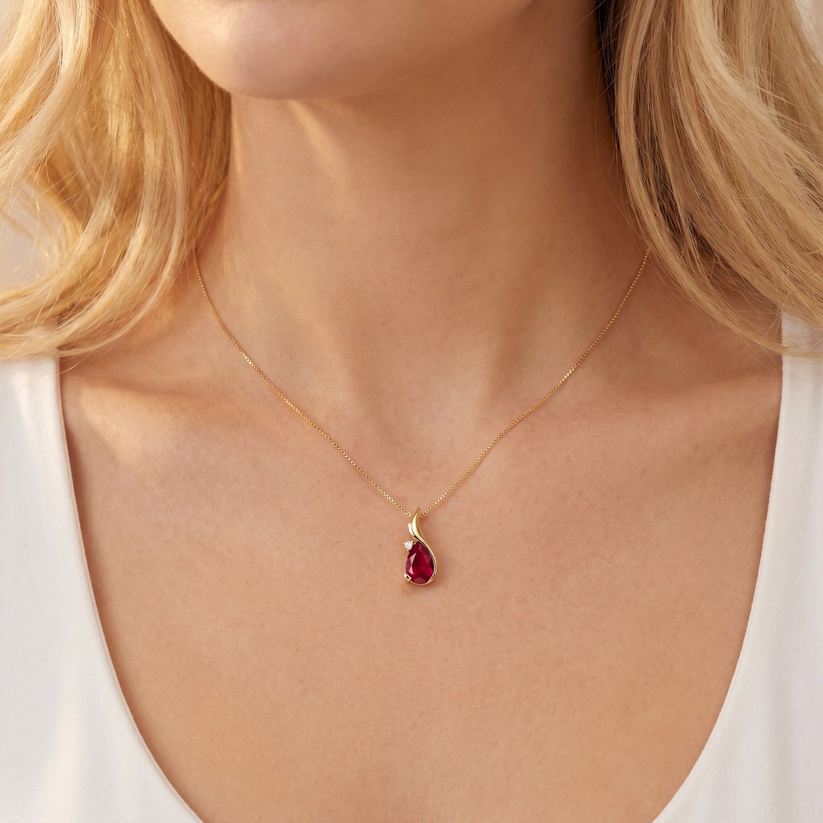 Yellow Gold Heritage Pendant Necklace Ruby 10K — Brunella