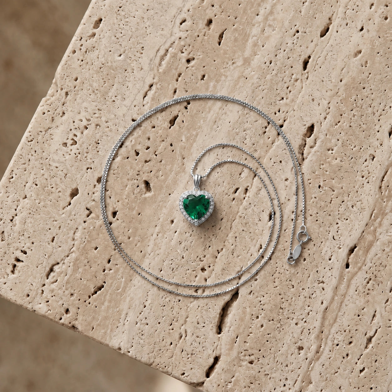 White Gold Emerald & Diamond — Filiberta