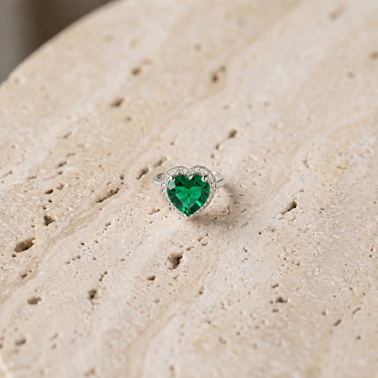 White Gold Emerald & Diamond — Filippa