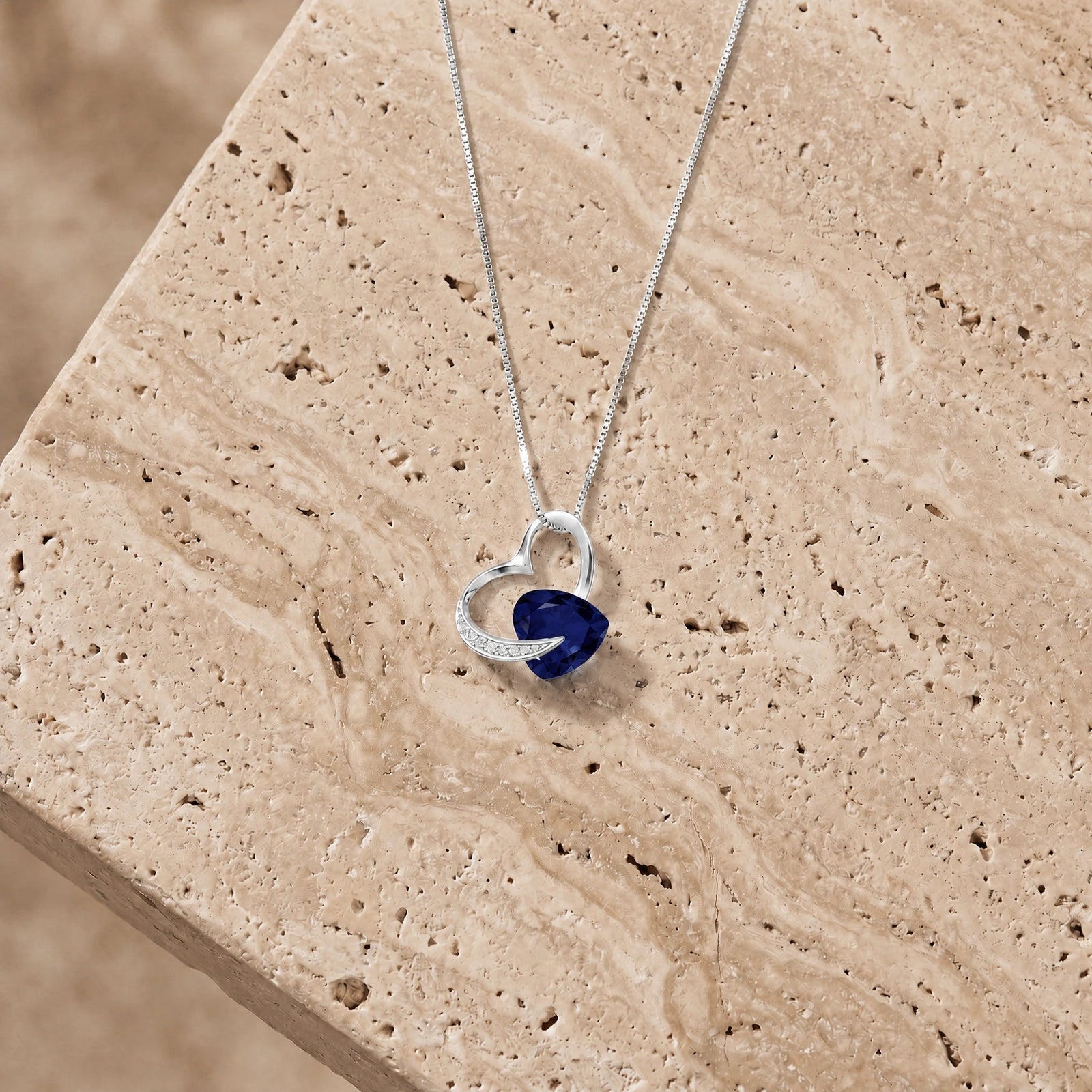 White Gold Pendant Necklace Sapphire 10K — Fabrizia