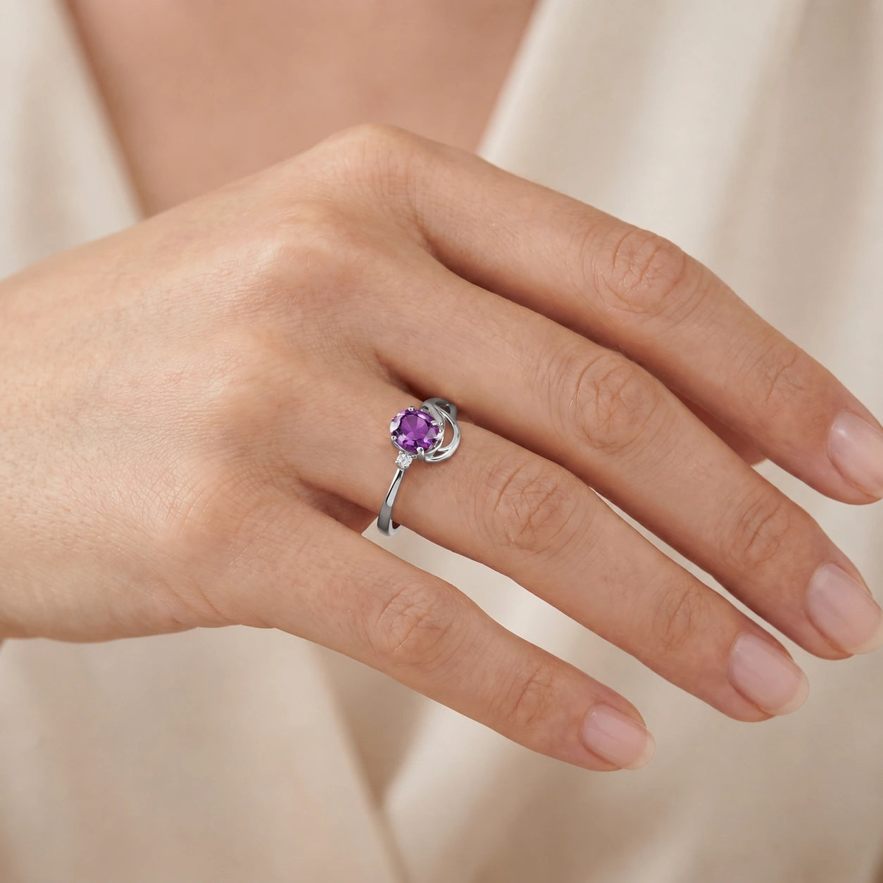 White Gold Amethyst & Diamond — Fiorina